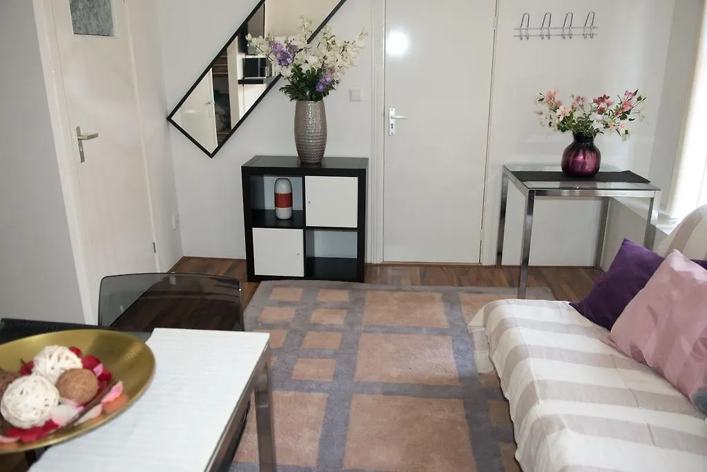 Flower Market Apartment Amsterdam